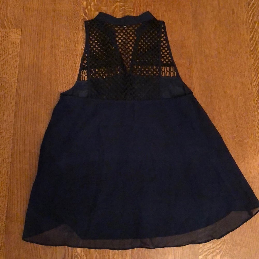 Likely Sleeveless Illusion Neckline Blouse 4 - Picture 4 of 5